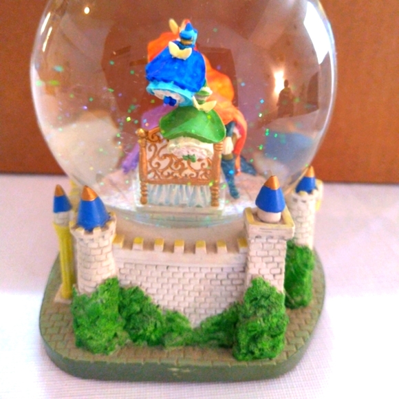 Vintage Sleeping Beauty Disney Musical Snowglobe - Picture 5 of 11